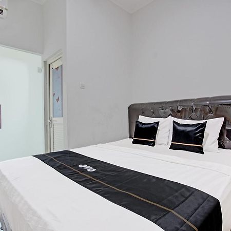 Capital O 91377 Mk Prime Syariah Hotel Semarang Ngoại thất bức ảnh