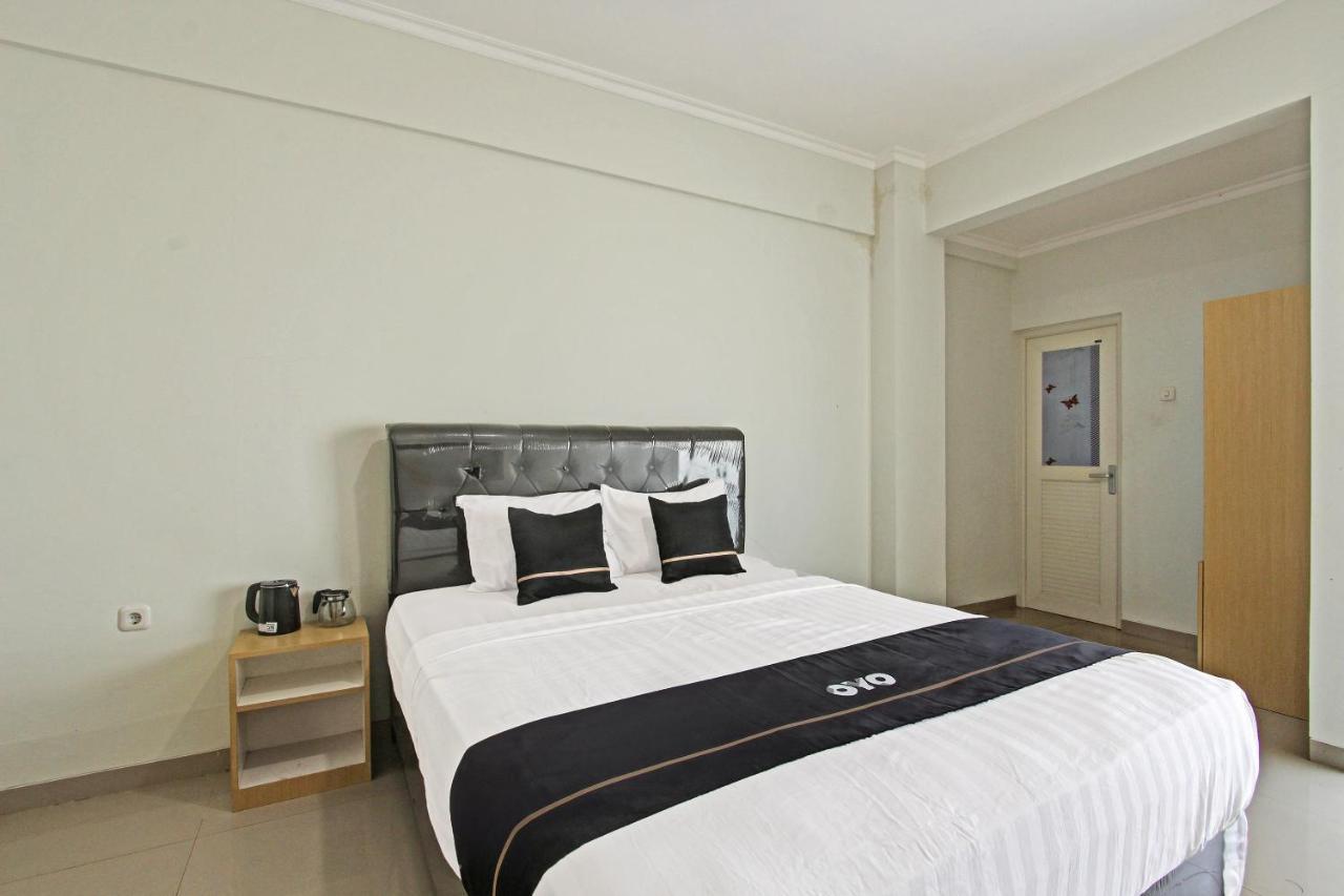 Capital O 91377 Mk Prime Syariah Hotel Semarang Ngoại thất bức ảnh