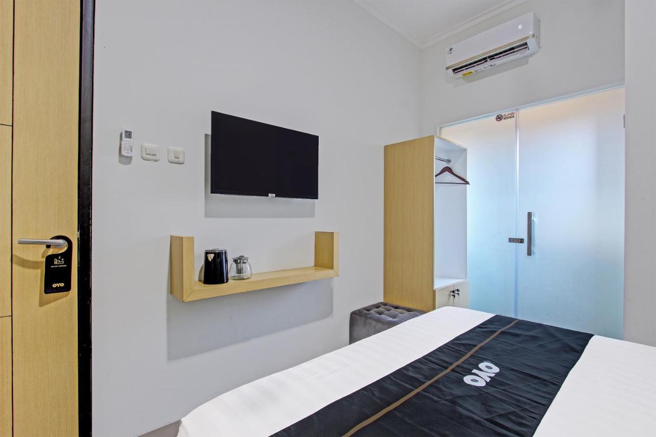 Capital O 91377 Mk Prime Syariah Hotel Semarang Ngoại thất bức ảnh