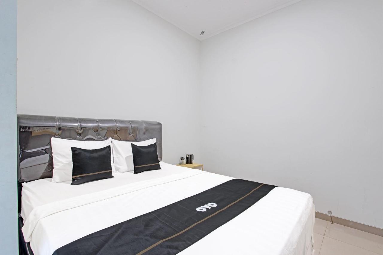Capital O 91377 Mk Prime Syariah Hotel Semarang Ngoại thất bức ảnh
